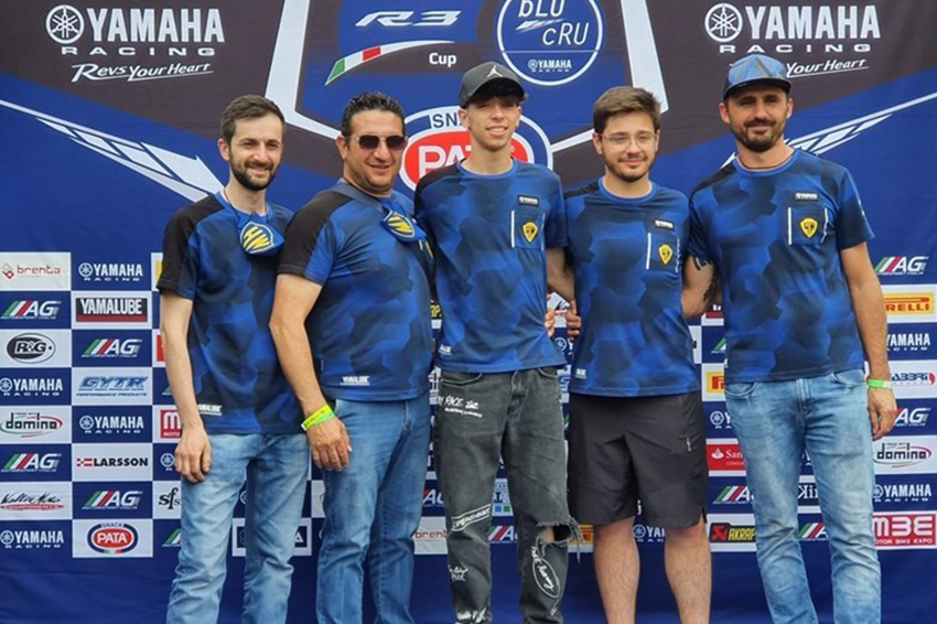 L’ALTAMURANO RAFFAELE TRAGNI GAREGGIA NELLA YAMAHA R3 CUP